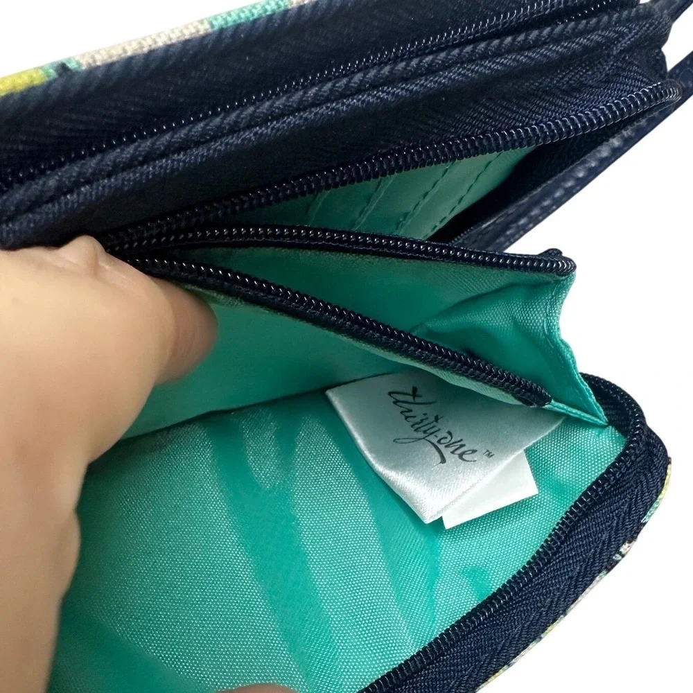Thirty-One Wrist Wallet Spiral Pattern